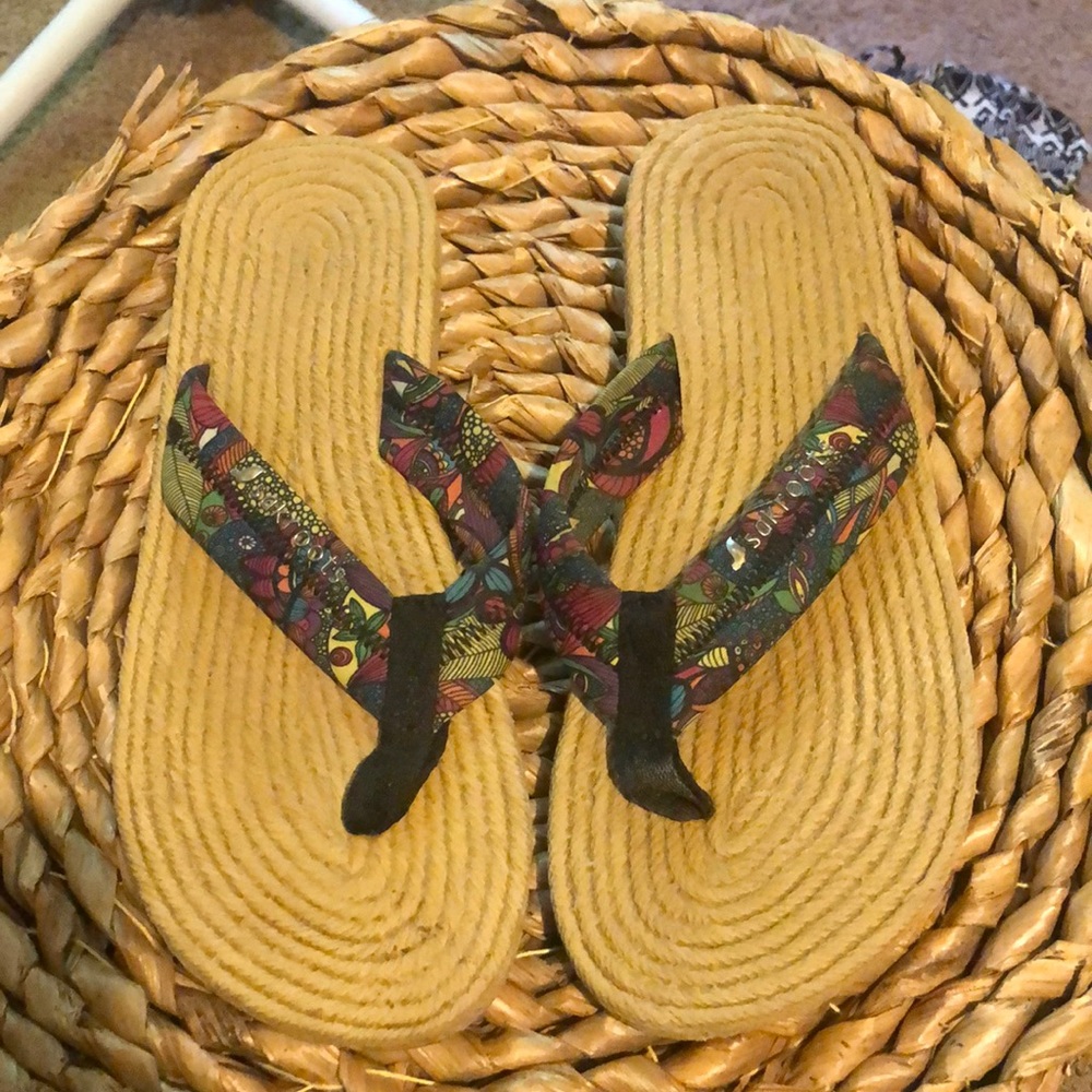 Sak roots sandals. New w/o tags